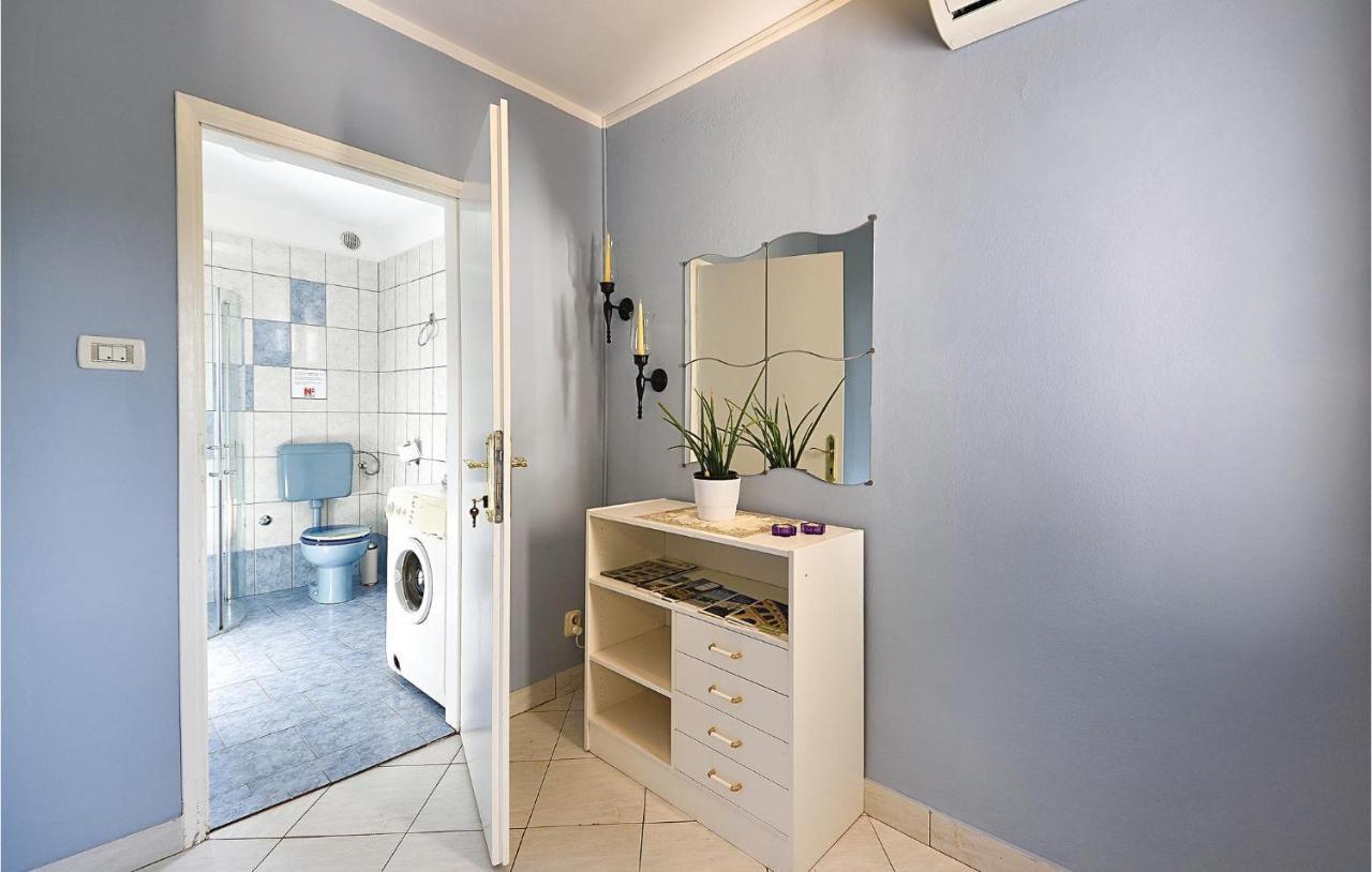 Gorgeous Apartment In Pula With Kitchen מראה חיצוני תמונה