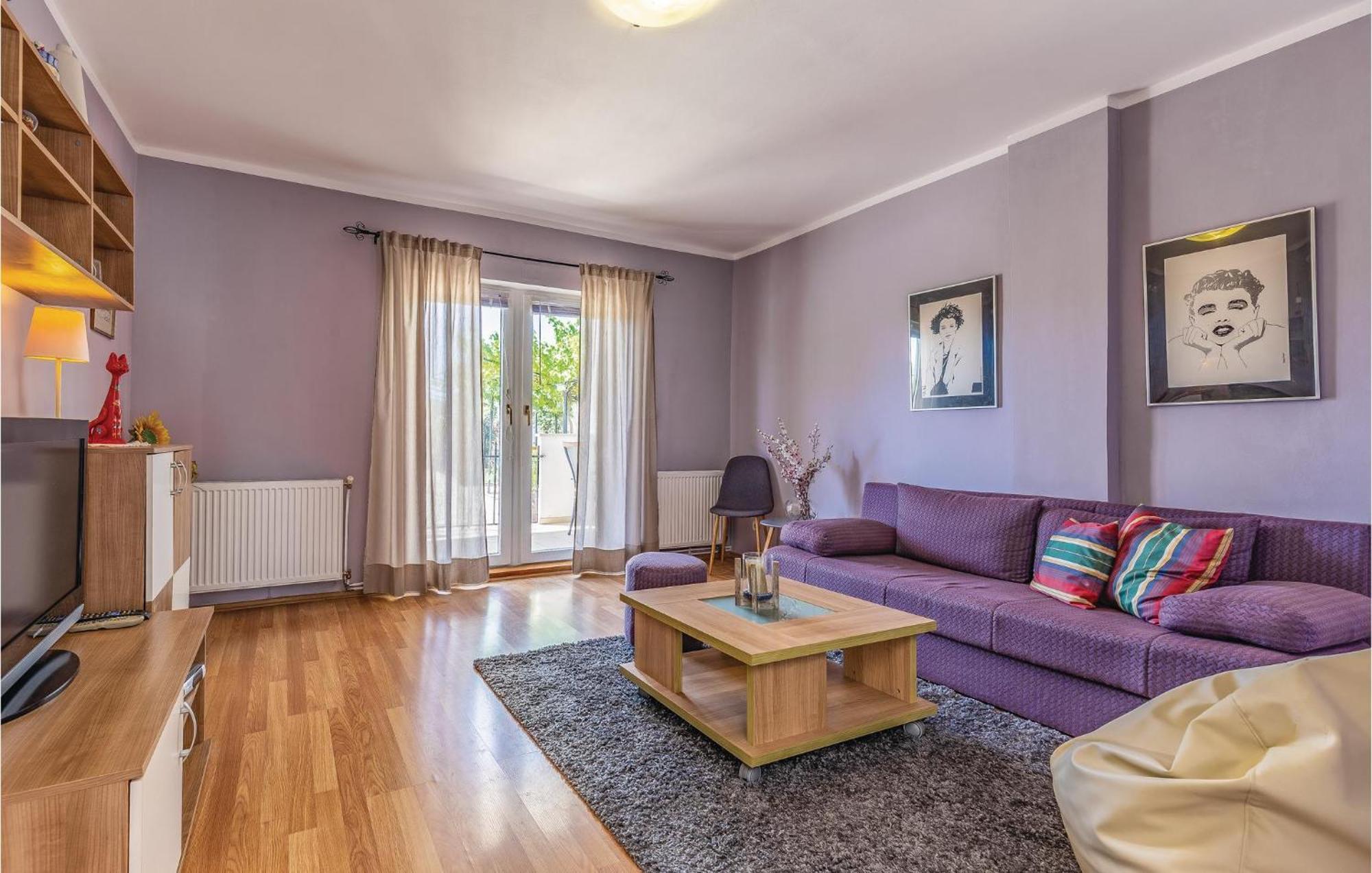 Gorgeous Apartment In Pula With Kitchen מראה חיצוני תמונה