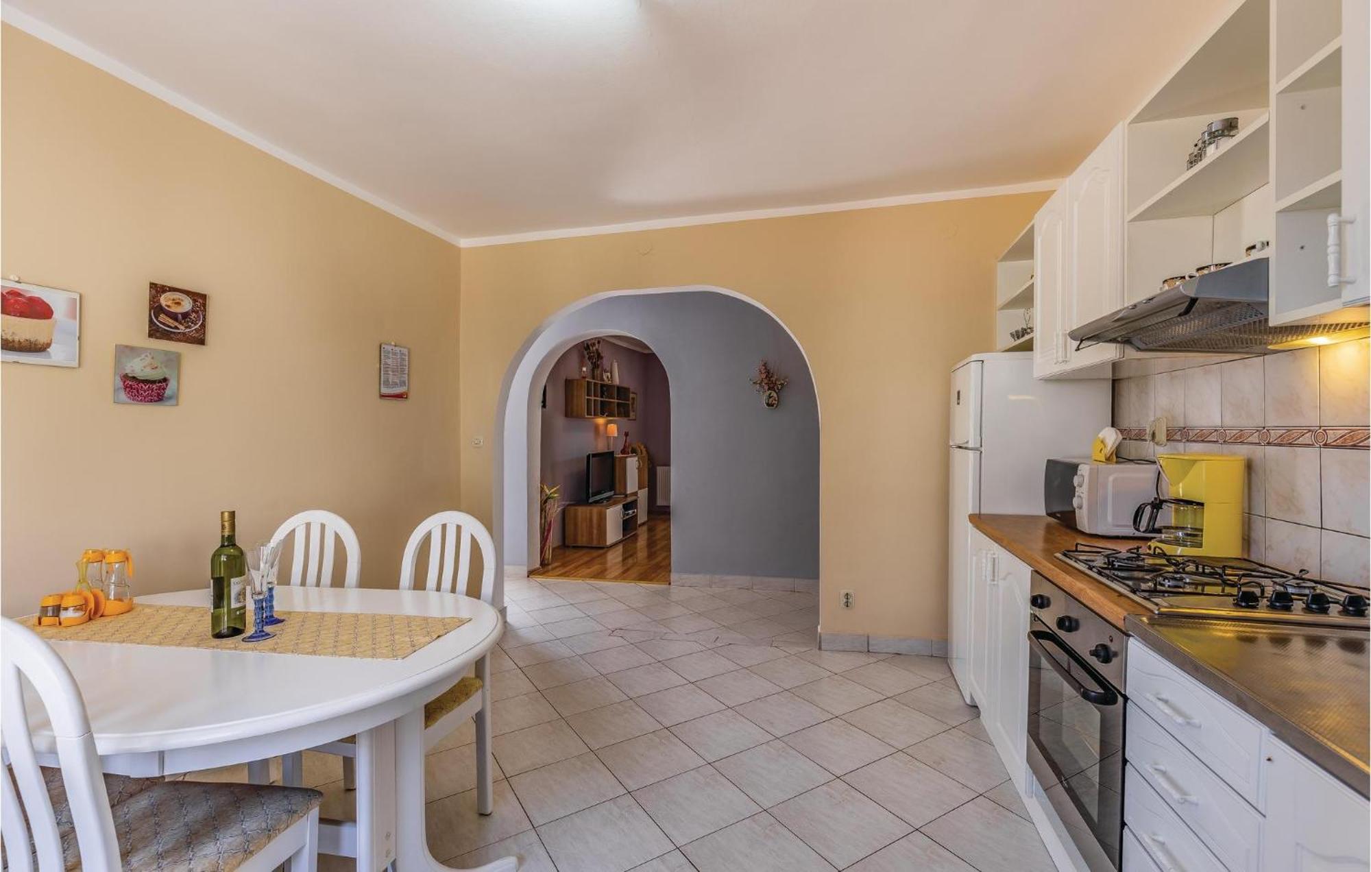 Gorgeous Apartment In Pula With Kitchen מראה חיצוני תמונה