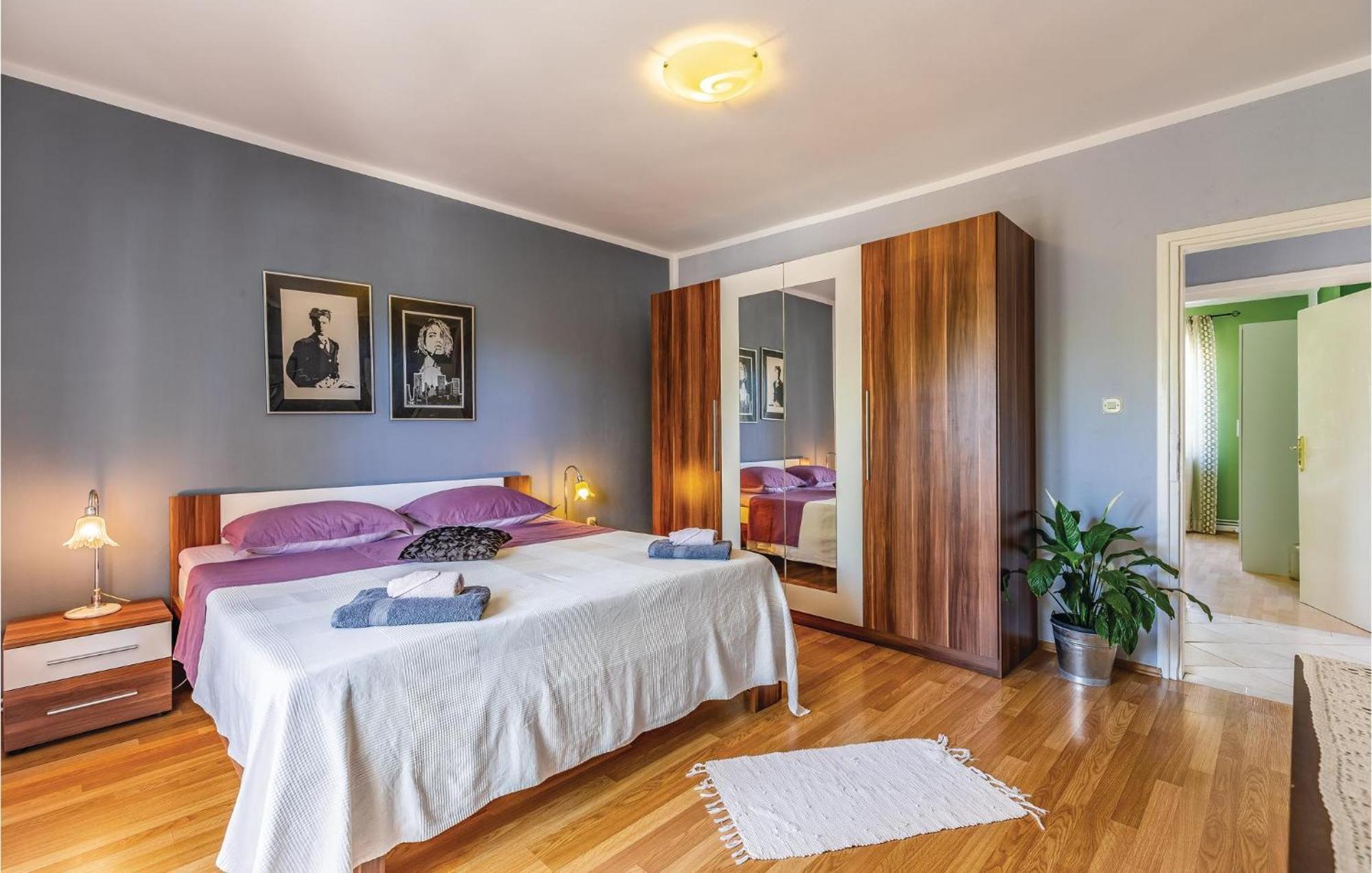 Gorgeous Apartment In Pula With Kitchen מראה חיצוני תמונה